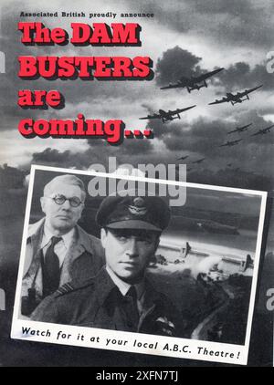 Publicité britannique pour MICHAEL REDGRAVE dans le rôle de Sir Barnes Wallis et RICHARD TODD dans le rôle de Guy Gibson dans les livres DU réalisateur de DAM BUSTERS 1955 MICHAEL ANDERSON, Paul Brickhill et Guy Gibson scénario de R.C. Sherriff Associated British Picture Corporation Banque D'Images