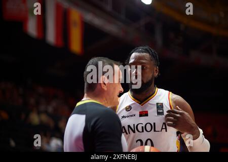 Bruno Fernando de l'équipe d'Angola vu en action pendant le match entre les Bahamas et la Pologne au Pabellon Fuente de San Luis. Score final ; Angola 70 : 74 Banque D'Images