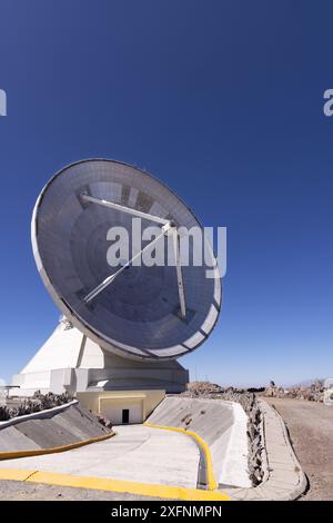 Le Grand télescope millimétrique Mexique. Technologie des radiotélescopes, télescope spatial moderne pour l'astronomie et SETI, volcan Sierra Negra, Mexique. Banque D'Images