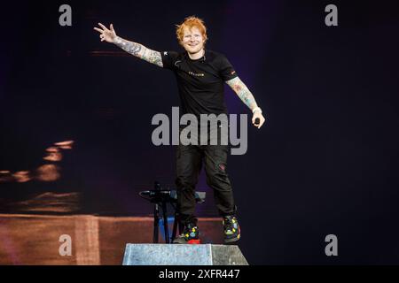 Ed Sheeran se produisant en direct en juillet 2024 Banque D'Images