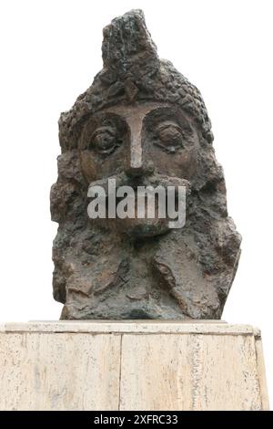 Europe, Roumanie. Comté de Mures, Sighisoara. Sculpture sur pierre de Vlad III, le modèle de Dracula. 2016-10-17 Banque D'Images