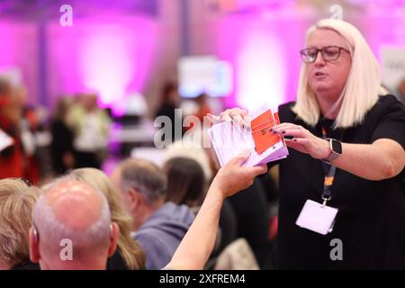 Blyth, Royaume-Uni - dépouillement et déclaration des résultats des élections générales britanniques pour les circonscriptions de Northumberland crédit : Jill ODonnell/Alamy Live News Banque D'Images