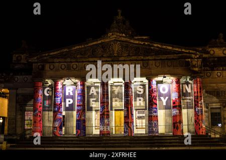 La Royal Scottish Academy d'Édimbourg s'illumine la nuit Banque D'Images