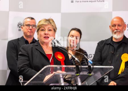 Londres, Royaume-Uni. 05 JUILLET 2024. Comme Emily Thornberry, députée travailliste d'Islington South et de Finsbury, a de nouveau été réélue avec 53,7% des voix aux élections générales britanniques de 2024. Crédit Milo Chandler/Alamy Live News Banque D'Images