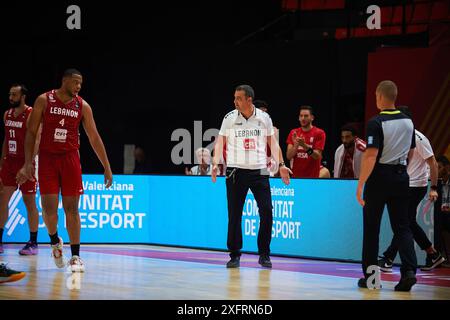 Valencia, Espagne. 04 juillet 2024. Miodrag Perisic entraîneur-chef de l'équipe libanaise vu pendant le match entre l'Angola et le Liban à Pabellon Fuente de San Luis. Score final ; Angola 70 : 74 Liban. Crédit : SOPA images Limited/Alamy Live News Banque D'Images