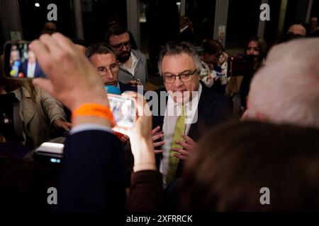 Stephen Farry, candidat de l'Alliance pour la circonscription de North Down, au Titanic Exhibition Centre de Belfast, lors du dépouillement pour les élections générales de 2024. Date de la photo : vendredi 5 juillet 2024. Banque D'Images