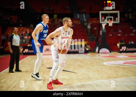 Valencia, Espagne. 04 juillet 2024. Michal Sokolowski de l'équipe polonaise vu en action pendant le match entre la Pologne et la Finlande au Pabellon Fuente de San Luis. Score final ; Pologne 88 : 89 Finlande. (Photo de Vicente Vidal Fernandez/SOPA images/Sipa USA) crédit : Sipa USA/Alamy Live News Banque D'Images