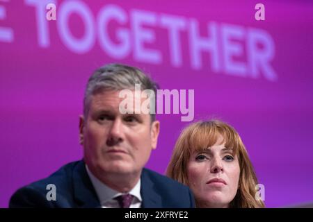 Photo du dossier datée du 26/09/21 du chef du Parti travailliste Sir Keir Starmer et de la chef adjointe Angela Rayner lors de la conférence du Parti travailliste à Brighton. Date d'émission : vendredi 5 juillet 2024. Banque D'Images