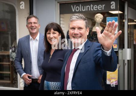 Photo du dossier datée du 26/09/21 du chef du Parti travailliste Sir Keir Starmer, de la chancelière fantôme Rachel Reeves et du député de Hove Peter Kyle lors d’une visite dans des entreprises à Hove, dans l’East Sussex. Date d'émission : vendredi 5 juillet 2024. Banque D'Images