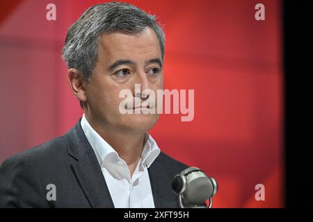 Paris, France. 05 juillet 2024. Le ministre français de l'intérieur Gerald Darmanin est interviewé par Apolline de Malherbe sur RMC/BFMTV à Paris, France, le 5 juillet 2024. Photo par Eliot Blondet/ABACAPRESS. COM Credit : Abaca Press/Alamy Live News Banque D'Images