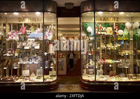 Boutique de chocolat, la zone de shopping, de Bayonne. Pays Basque, Aquitaine, Pyrénées-Atlantiques, France Banque D'Images