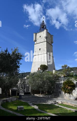Tour de l'horloge médiévale (1661) dans la vieille ville de Draguignan Var Provence France Banque D'Images