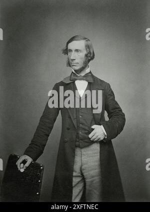 Un jeune John Tyndall. John Tyndall (1820-1893) est un physicien irlandais influent et philosophe naturel du XIXe siècle, renommé pour ses recherches approfondies dans les domaines du rayonnement infrarouge et des propriétés physiques de l'atmosphère. Il a apporté des contributions importantes à la compréhension de l'effet de serre et de la diffusion de la lumière, connu sous le nom d'effet Tyndall. De plus, Tyndall était un éducateur scientifique et communicateur prolifique, popularisant les connaissances scientifiques à travers ses écrits et ses conférences. Banque D'Images