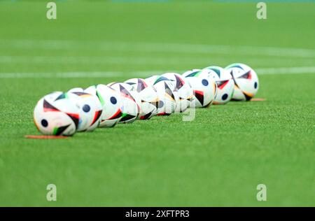 UNIFORIA, officiel Adidas EURO 2020 BALLON, match, ballon en cuir, football, dans le meilleur des 16 matchs AUTRICHE - TÜRKIJE 1-2 des Championnats d'Europe de l'UEFA 2024 le 02 juillet 2024 à Leipzig, Allemagne. Photographe : Peter Schatz Banque D'Images