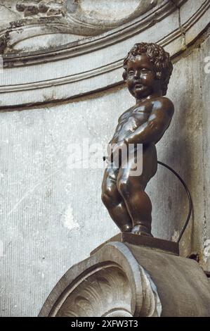 28-10-2014 Bruxelles, Belgique - gros plan de la célèbre statue du Manneken Pis à Bruxelles, qui capture son charme historique Banque D'Images