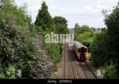 Train diesel West Midlands Railway classe 196, Cheylesmore, Coventry, Royaume-Uni Banque D'Images