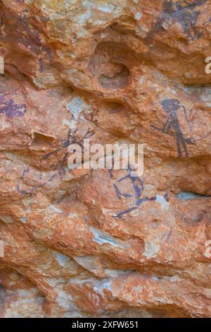 Art rupestre dans les grottes des Abrics de l'Ermita Ulldecona Village, Catalogne, Espagne, juin. Banque D'Images