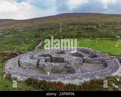 Cashel Murphy, ancienne colonie celtique, ère chrétienne primitive (5e-8e siècles après JC), péninsule de Dingle, comté de Kerry, Irlande, Royaume-Uni. Banque D'Images