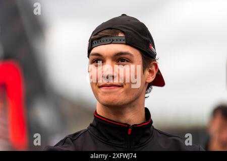 Oliver Bearman (GBR) - pilote de réserve, Scuderia Ferrari et futur pilote de F1 Haas en saison 2025 le jour 1, jeudi 4 juillet 2024 du Grand prix de grande-bretagne 2024 qatar Airways de formule 1, prévu sur le circuit de silverstone du 5 au 7 juillet 2024 (photo Alessio de Marco/Sipa USA) Banque D'Images