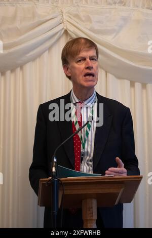 FICHIERS PHOTOS. 5 juillet 2024. Stephen Timms a été élu député d'East Ham à la suite des élections générales qui ont eu lieu hier. Westminster, Royaume-Uni. 21 novembre 2023. Stephen Timms le député sur la photo assiste à une réception paliamentaire à la Chambre des communes. Crédit : Maureen McLean/Alamy Banque D'Images
