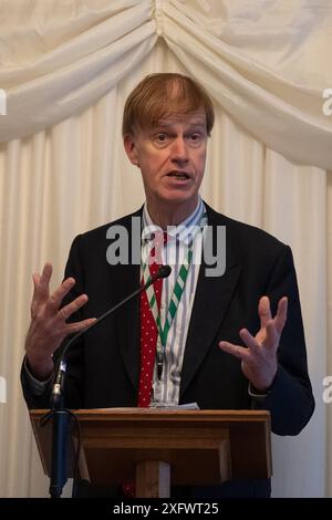 FICHIERS PHOTOS. 5 juillet 2024. Stephen Timms a été élu député d'East Ham à la suite des élections générales qui ont eu lieu hier. Westminster, Royaume-Uni. 21 novembre 2023. Stephen Timms le député sur la photo assiste à une réception paliamentaire à la Chambre des communes. Crédit : Maureen McLean/Alamy Banque D'Images
