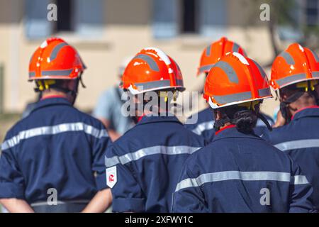 Saint-Denis, la Réunion - 14 juillet 2016 : sapeurs pompiers de l'escouade de secours de montagne défilant pendant le jour de la Bastille. Banque D'Images