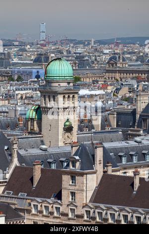 Paris, France - 17 juillet 2017 : vue aérienne de la tour de l'Observatoire de l'Université Paris-Sorbonne dans le quartier latin de Paris avec derrière, la Lou Banque D'Images