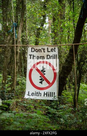 Panneau anti-fracturation, Leith Hill, Surrey, Angleterre, Royaume-Uni, septembre 2018. Banque D'Images