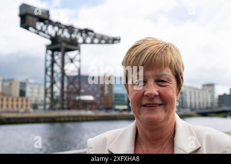 Glasgow, Écosse, Royaume-Uni. 5 juillet 2024. De nouveaux députés travaillistes représentant l'Écosse sont élus. Images de nouveaux députés à la manifestation du Parti travailliste à Glasgow après les résultats des élections. Photo ; Maureen Burke, Glasgow North East crédit : Iain Masterton/Alamy Live News Banque D'Images