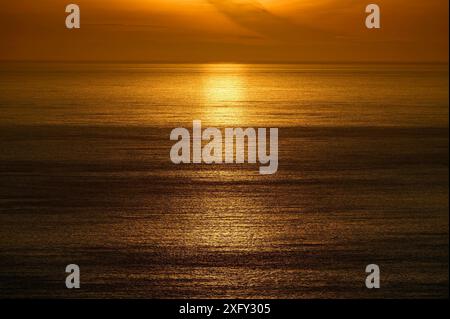 Sea, Sky, Sunset, Summer, George's Channel Strait, St Davids, Pembrokeshire Coast National Park, Wales, United Kingdom Banque D'Images