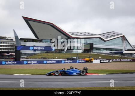 Silverstone, Royaume-Uni. 5 juillet 2024. 12 COLAPINTO Franco (Arg), MP Motorsport, Dallara F2 2024, action lors de la 8ème manche du Championnat FIA de formule 2 2024 du 5 au 7 juillet 2024 sur le circuit de Silverstone, à Silverstone, Royaume-Uni. Agence photo indépendante/Alamy Live News Banque D'Images