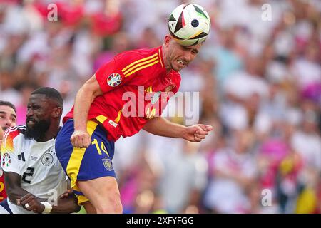 Stuttgart, Allemagne. 05 juillet, 2024.L'Espagnol Aymeric Laporte combat pour le ballon avec l'Allemand Antonio Rudiger lors du match de football Euro 2024 entre l'Espagne et l'Allemagne à la Stuttgart Arena, Stuttgart, Allemagne - vendredi 05 juillet 2024. Sport - Soccer . (Photo de Spada/LaPresse) crédit : LaPresse/Alamy Live News Banque D'Images