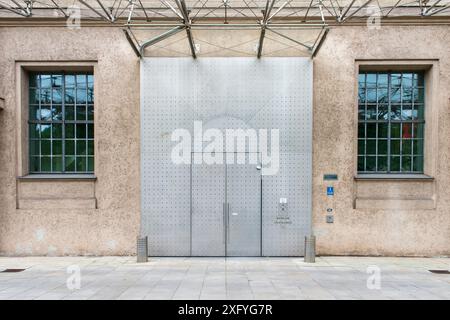 Entrée principale de la Chancellerie d'État bavaroise à Munich. La chancellerie d'État est le centre du gouvernement en Bavière et la résidence officielle du ministre-président de Bavière. Banque D'Images