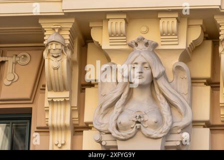 Meduse, détail d'un bâtiment Art Nouveau conçu par Michael Eisenstein à Alberta iela 13, les bâtiments de cette rue sont un site du patrimoine mondial de l'UNESCO, Riga, Lettonie Banque D'Images