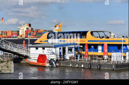 Europe, Allemagne, région métropolitaine de Hambourg, Port, Elbe, ferry Lühe-Schulau, liaison basse-Saxe Schleswig-Holstein Banque D'Images