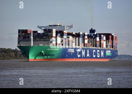 Europe, Allemagne, ville hanséatique de Hambourg, Port, Elbe, CMA CGM Concorde au départ de Hambourg pour la mer du Nord, alimenté par GNL, conteneur Banque D'Images