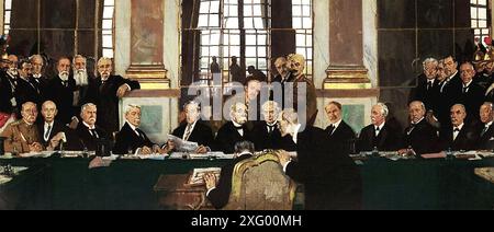 TRAITÉ DE VERSAILLES le délégué allemand Johannes Bell signe le traité dans la Galerie des glaces entouré de membres des puissances alliées.28 juin 1919 Banque D'Images