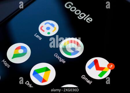 5 juillet 2024, Paraguay : dans cette illustration photo, Google, Google Lens, Gmail, Maps et Drive applications affichées sur un écran de smartphone. (Crédit image : © Jaque Silva/SOPA images via ZUMA Press Wire) USAGE ÉDITORIAL SEULEMENT! Non destiné à UN USAGE commercial ! Banque D'Images