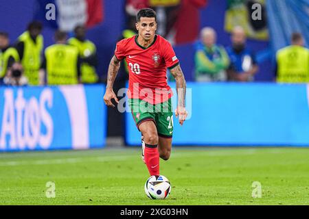 Hambourg, Allemagne. 05 juillet 2024. Joao Cancelo du Portugal dribble lors du quart de finale - UEFA EURO 2024 match entre le Portugal et la France au Volksparkstadion le 5 juillet 2024 à Hambourg, Allemagne. (Photo de Joris Verwijst/Agence BSR) crédit : Agence BSR/Alamy Live News Banque D'Images