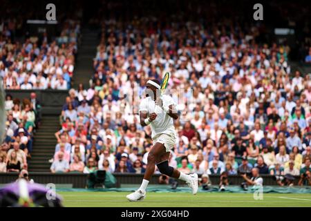 Londres, Royaume-Uni. 05 juillet 2024. 5 juillet 2024, Londres, Londres, Grande-Bretagne : Frances Tiafoe (USA) en action sur le terrain lors des Championnats de Wimbledon (image crédit : © Mathias Schulz/ZUMA Press Wire) USAGE ÉDITORIAL SEULEMENT! Non destiné à UN USAGE commercial ! Crédit : ZUMA Press, Inc/Alamy Live News Banque D'Images