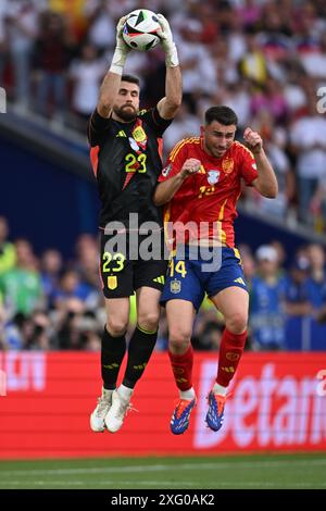 Unai Simon (Espagne)Aymeric Laporte (Espagne) lors du match UEFA Euro Allemagne 2024 entre Espagne 2-1 Allemagne à Stuttgart Arena le 05 juillet 2024 à Stuttgart, Allemagne. Crédit : Maurizio Borsari/AFLO/Alamy Live News Banque D'Images