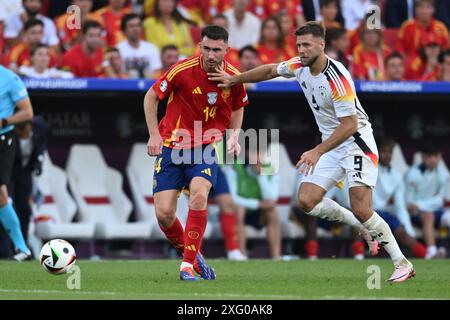 Aymeric Laporte (Espagne)Niclas Fullkrug (Allemagne) lors du match UEFA Euro Allemagne 2024 entre Espagne 2-1 Allemagne à Stuttgart Arena le 05 juillet 2024 à Stuttgart, Allemagne. Crédit : Maurizio Borsari/AFLO/Alamy Live News Banque D'Images