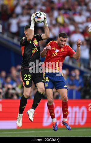 Unai Simon (Espagne)Aymeric Laporte (Espagne) lors du match UEFA Euro Allemagne 2024 entre Espagne 2-1 Allemagne à Stuttgart Arena le 05 juillet 2024 à Stuttgart, Allemagne. Crédit : Maurizio Borsari/AFLO/Alamy Live News Banque D'Images