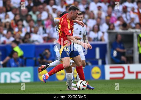 Aymeric Laporte (Espagne)Leroy Sane (Allemagne) lors du match UEFA Euro Allemagne 2024 entre Espagne 2-1 Allemagne à Stuttgart Arena le 05 juillet 2024 à Stuttgart, Allemagne. Crédit : Maurizio Borsari/AFLO/Alamy Live News Banque D'Images
