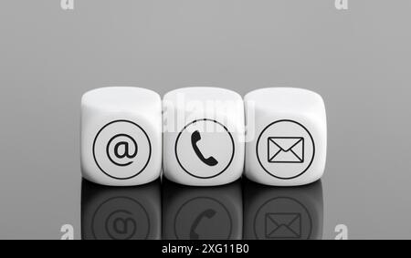 Contactez-nous concept. Symboles de contact sur les blocs de forme de cube blancs. Copier l'espace Banque D'Images