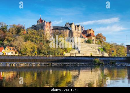 Le château de Bernburg, Saxe-Anhalt en Allemagne, Allemagne, Saxe-Anhalt, château de Bernburg en automne Banque D'Images