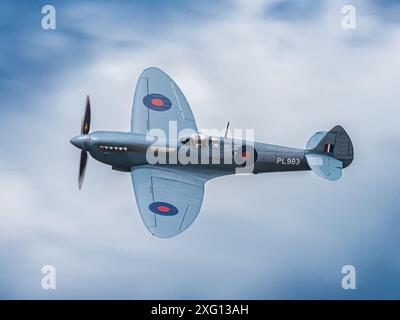 Old Buckenham, Royaume-Uni, juillet 29 2023 : avion Spitfire de la seconde Guerre mondiale volant au salon aéronautique Banque D'Images