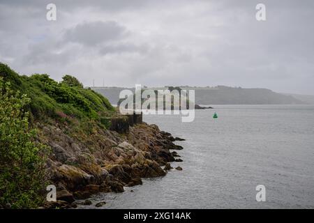 Firestone Bay et Drake's Island à Plymouth, Devon, Angleterre, Royaume-Uni Banque D'Images