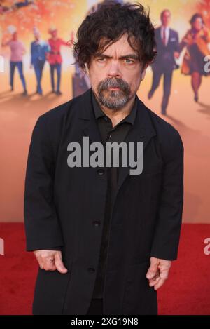 Hollywood, CA États-Unis - 30 avril 2024 : Peter Dinklage assiste à la première de UnFrosted de Netflix. Banque D'Images