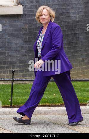 Downing Street, Londres, Royaume-Uni. 5 juillet 2024. La baronne Smith de Basildon, chef de la Chambre des lords, Lord Privy Seal, arrive à Downing Street alors que le premier ministre britannique Keir Starmer fait des nominations pour son cabinet travailliste. Crédit : Amanda Rose/Alamy Live News Banque D'Images